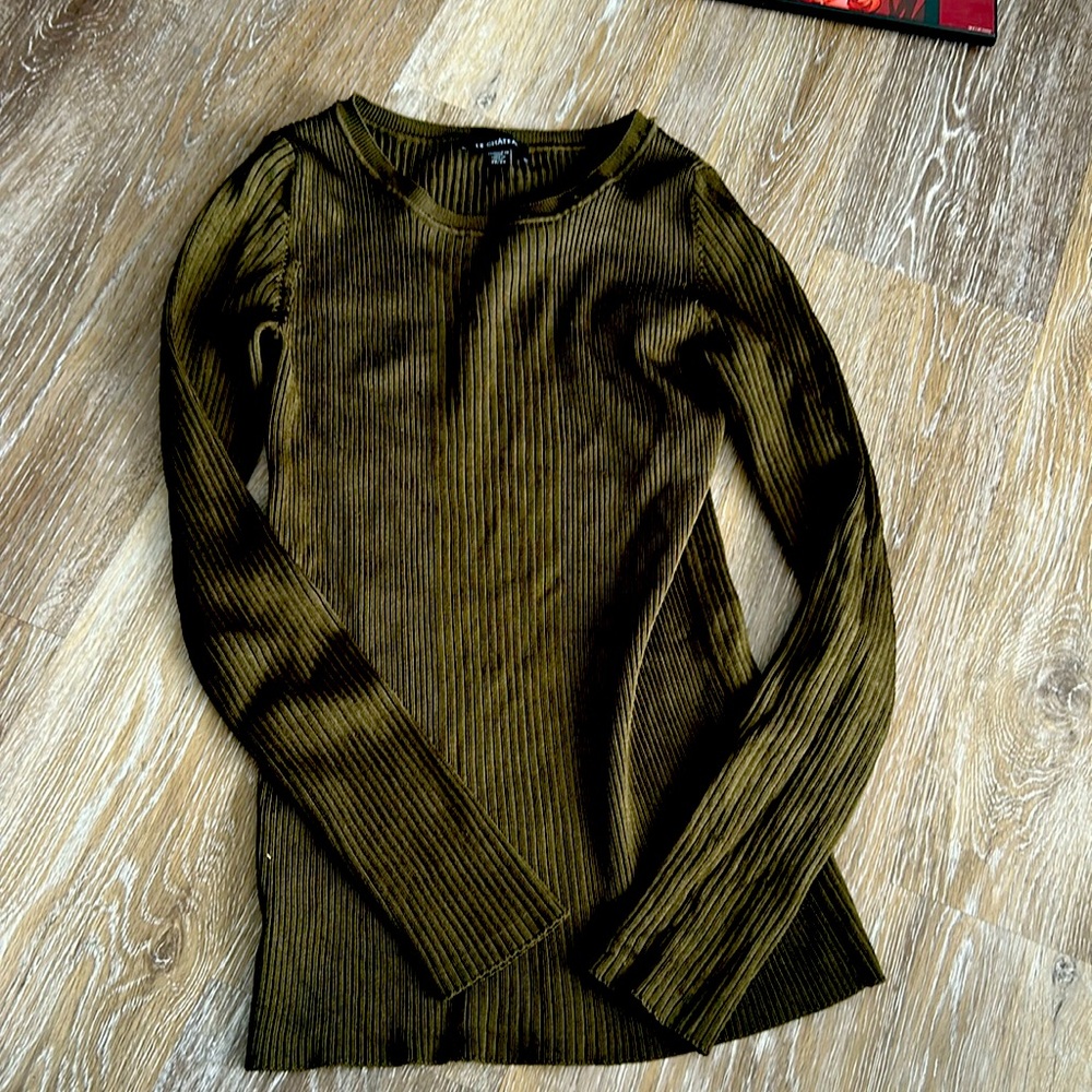 Gorgeous dark green woman’s comfortable flattering top